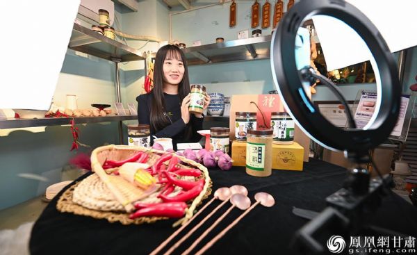 �m��ţ���������ƽ�_